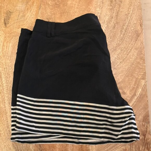 Joie Bismark Silk Voile Striped Shorts in Caviar Black and White Stripe Size XS - Picture 5 of 8